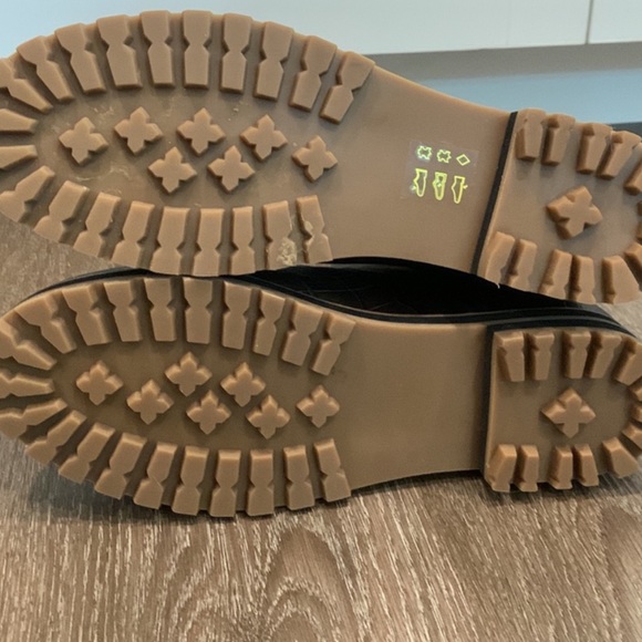 Madewell Ivy Chelsea Boot in Croc Embossed Leather - Dark Coffee Size 8 - Picture 8 of 9